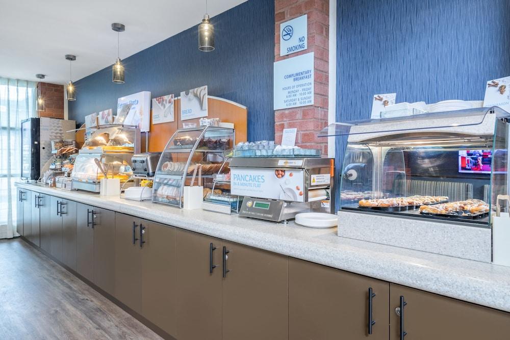 Holiday Inn Express Cambridge By Ihg Exteriör bild