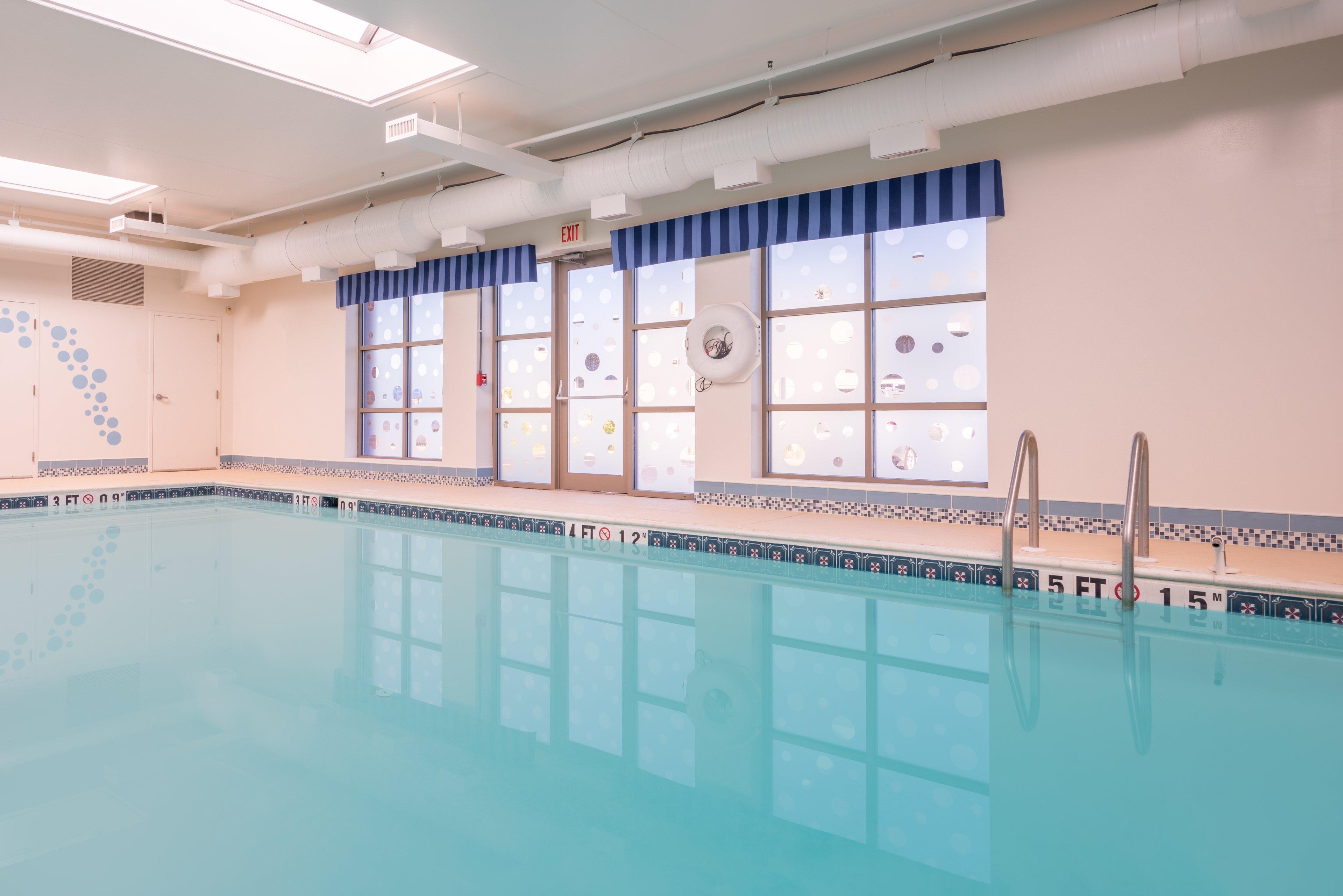 Holiday Inn Express Cambridge By Ihg Exteriör bild