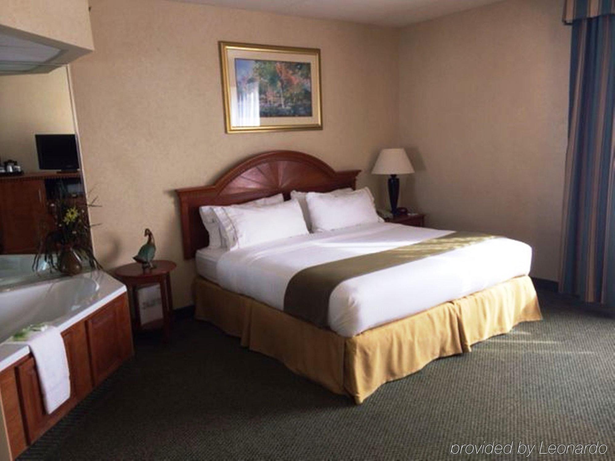 Holiday Inn Express Cambridge By Ihg Exteriör bild