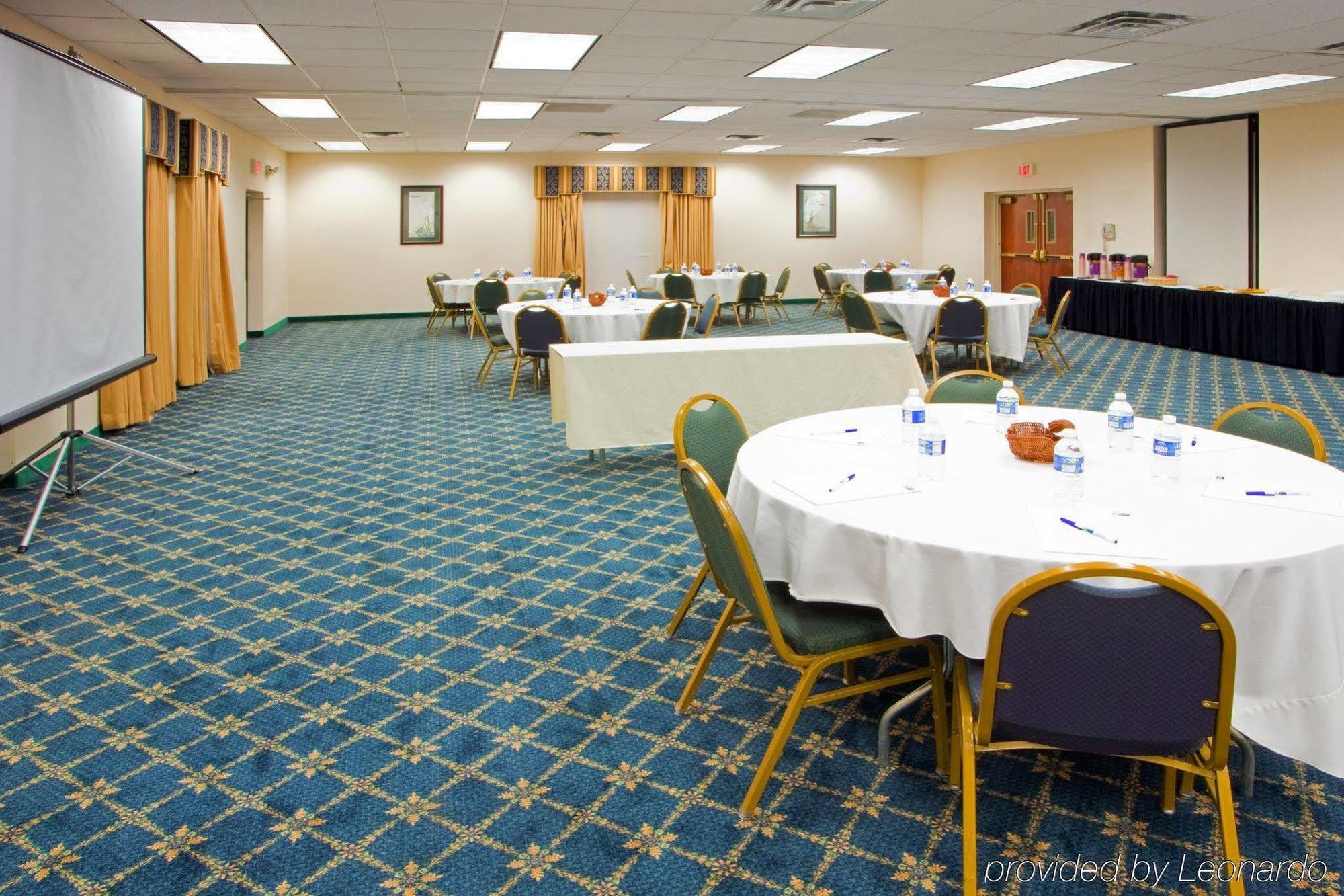 Holiday Inn Express Cambridge By Ihg Exteriör bild