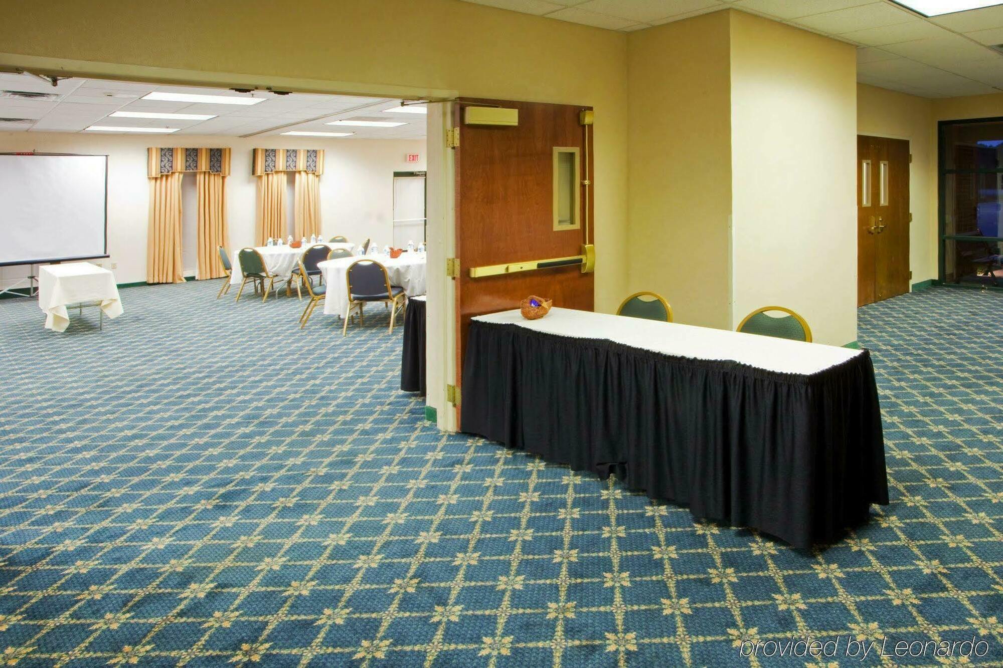 Holiday Inn Express Cambridge By Ihg Exteriör bild